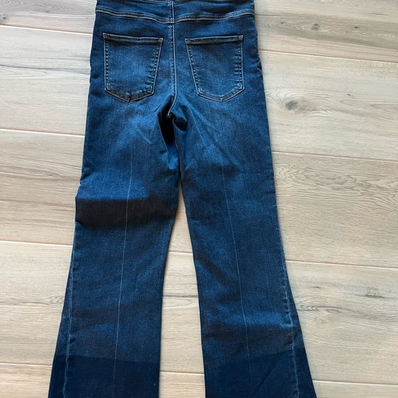 Spanx Cropped Flare Denim Jeans Medium Wash Pull On 20231R - Picture 5 of 8